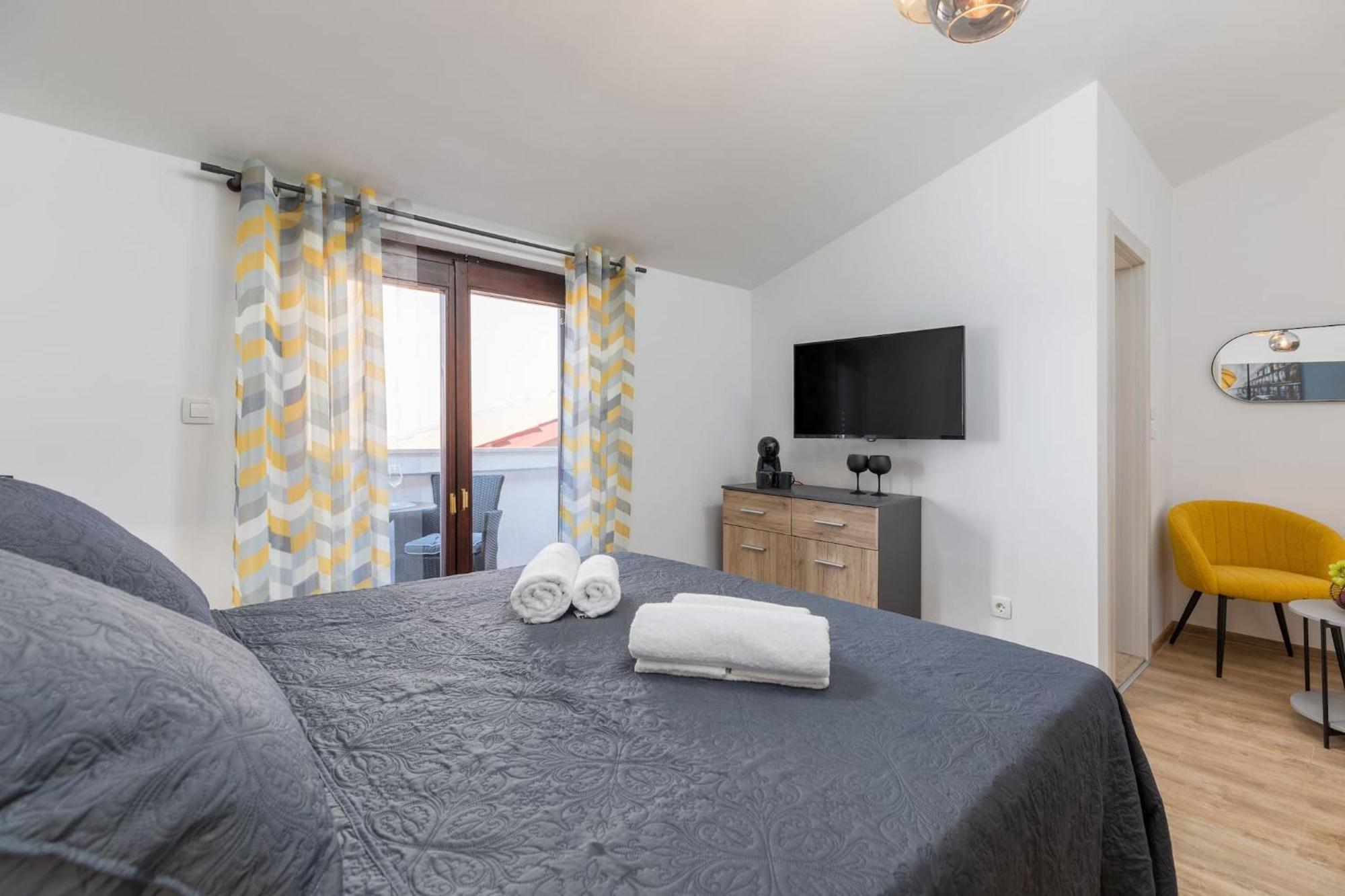 Marceta - Apartments & Rooms With Swimming Pool ฟาชานา ภายนอก รูปภาพ